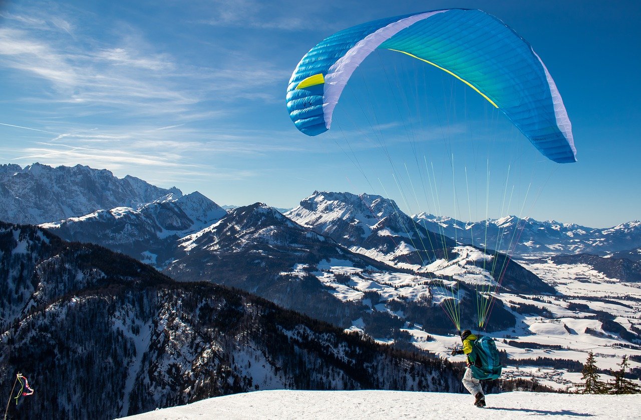 paragliding, mountains, alpine-4727377.jpg